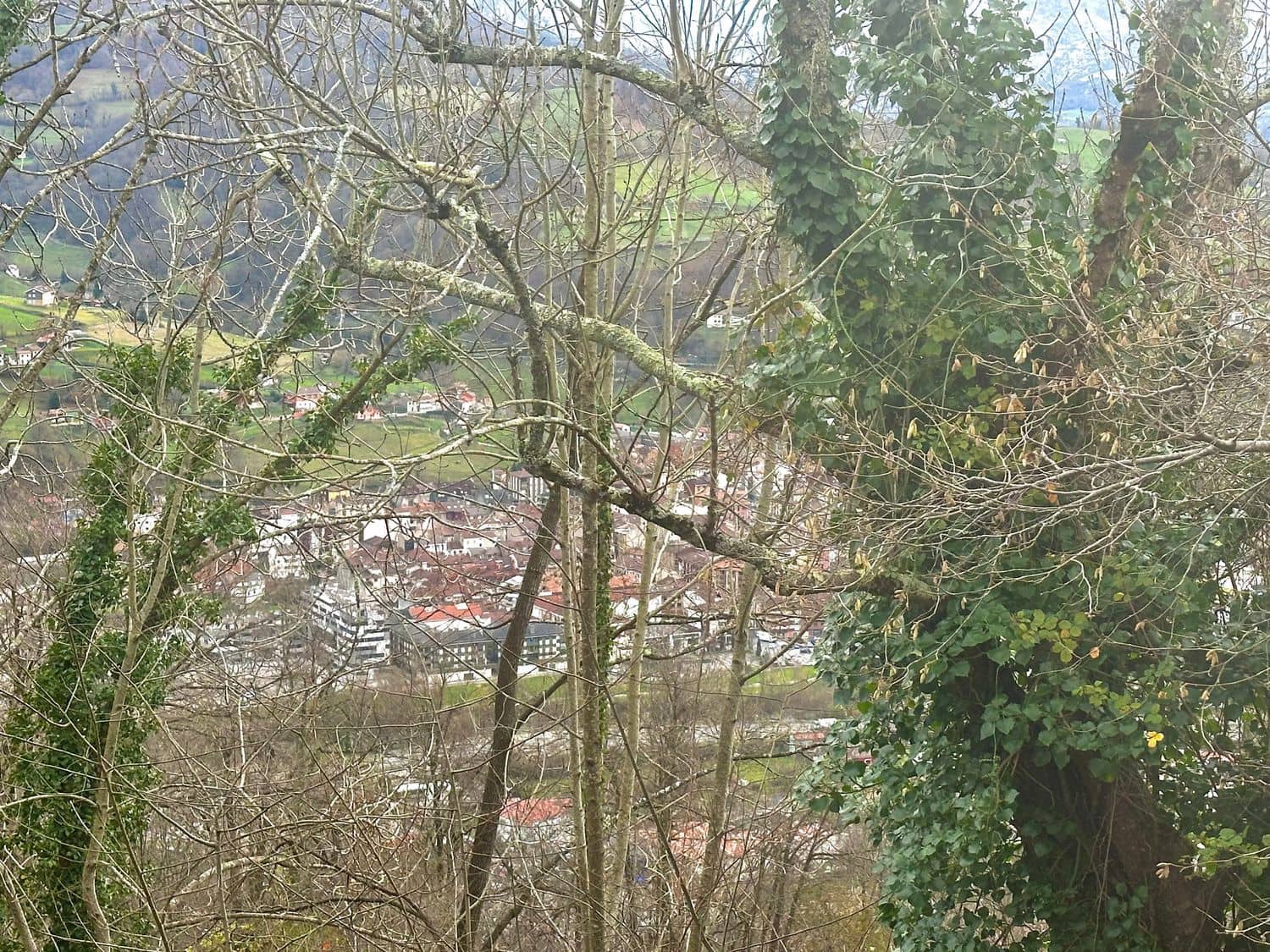 Finca/Casa Rural de 2 habitaciones en Laviana en venta con garaje - 15.000 € (Ref: 9490998)