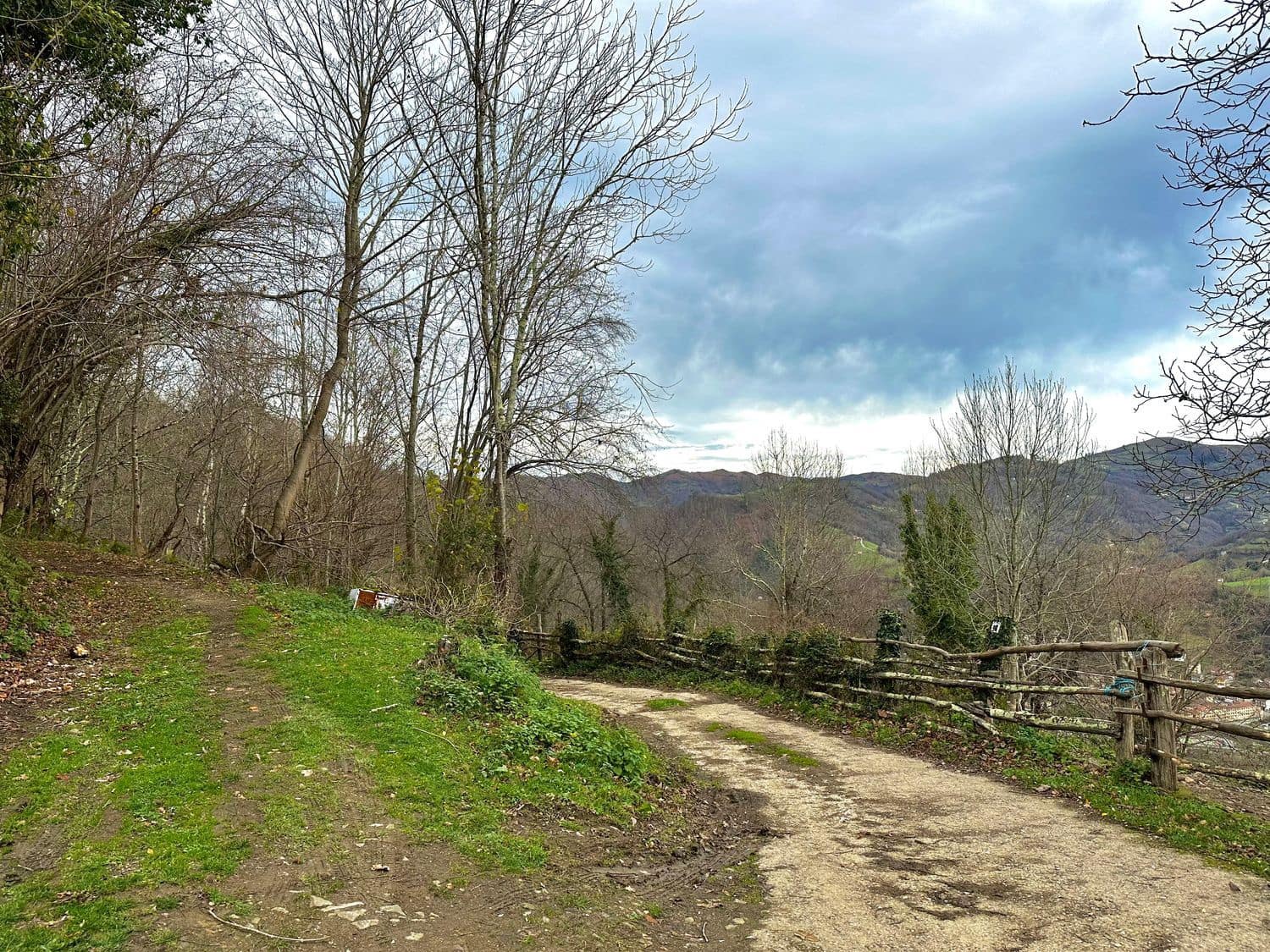 Finca/Casa Rural de 2 habitaciones en Laviana en venta con garaje - 15.000 € (Ref: 9490998)