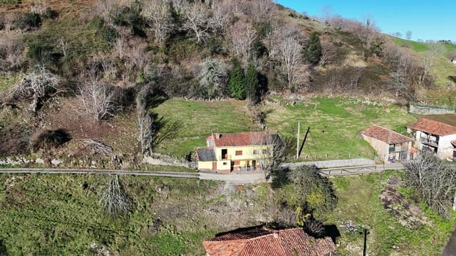 3 soveværelse Finca/Landehus til salg i Piloña med garage - € 129.000 (Ref: 9494427)