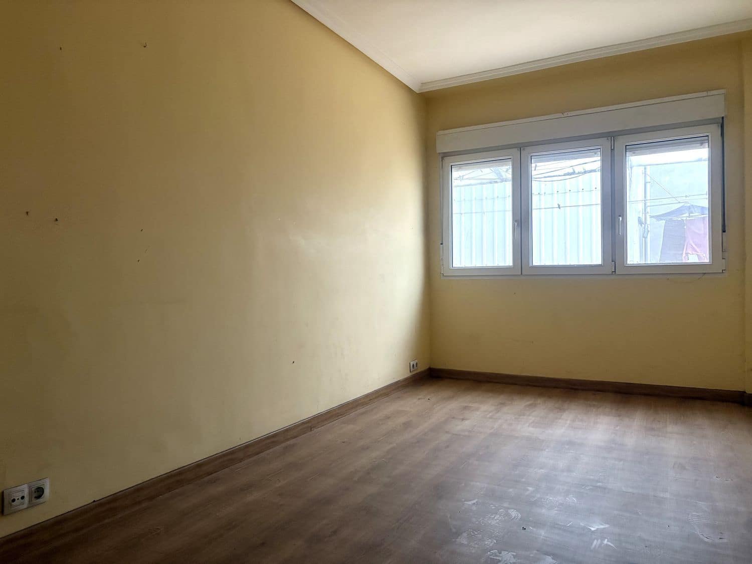 3 bedroom Apartment for sale in Gijon with garage - € 122,000 (Ref: 9496712)