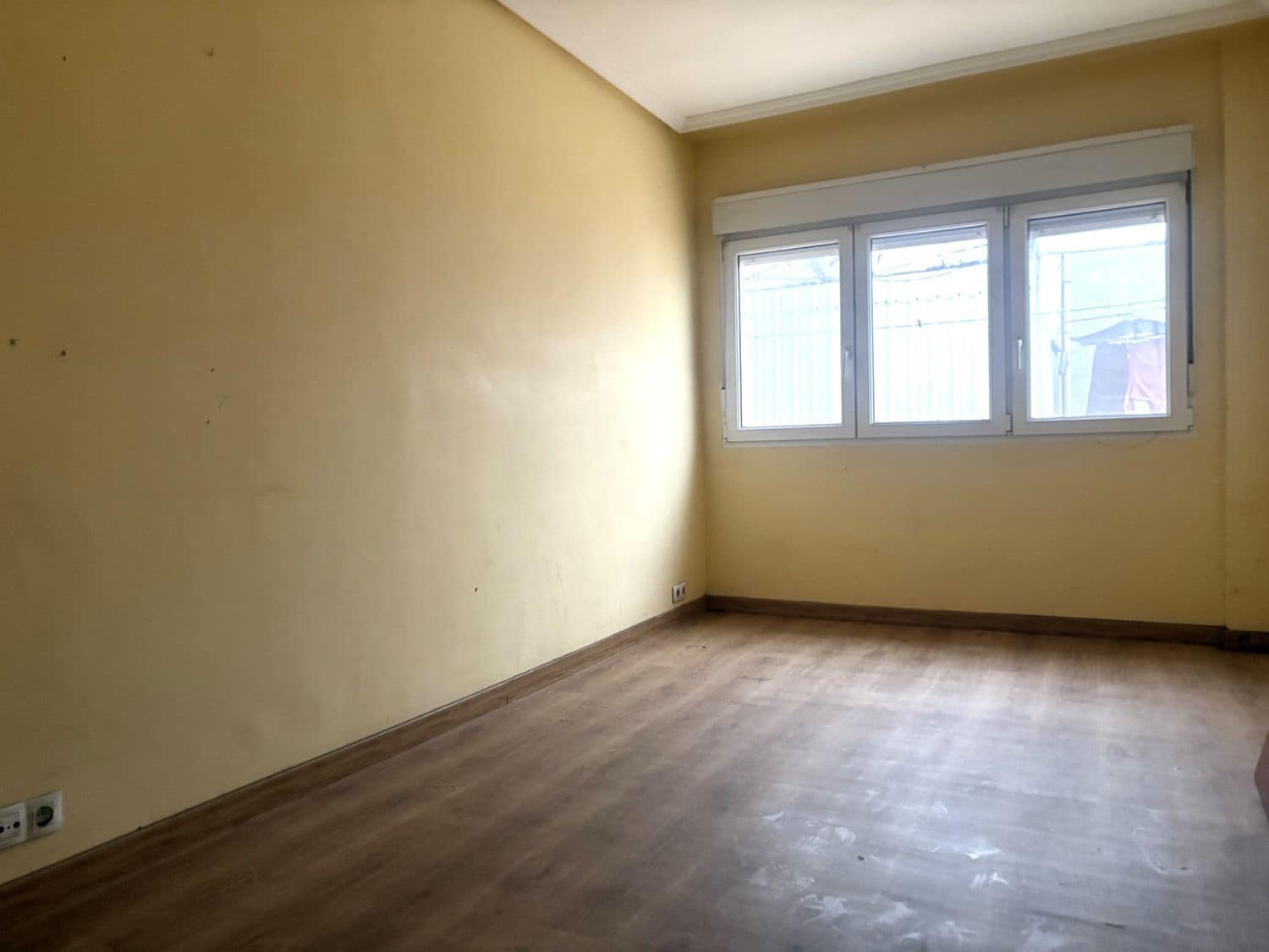 3 bedroom Apartment for sale in Gijon with garage - € 122,000 (Ref: 9496712)