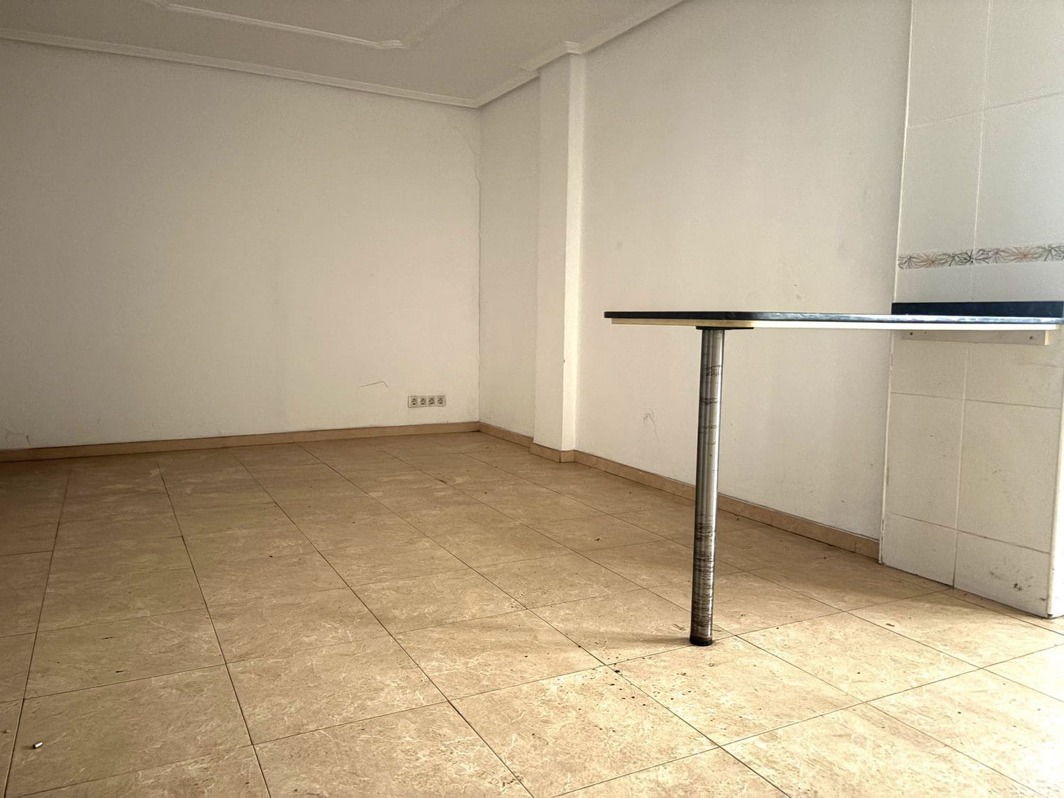 3 bedroom Apartment for sale in Gijon with garage - € 122,000 (Ref: 9496712)