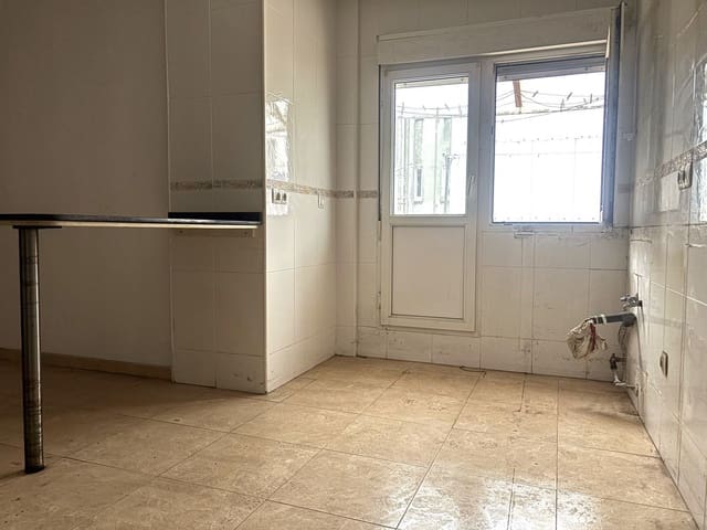 3 soverom Leilighet til salgs i Centro Urbano, Gijón med garasje - € 122 000 (Ref: 9496712)