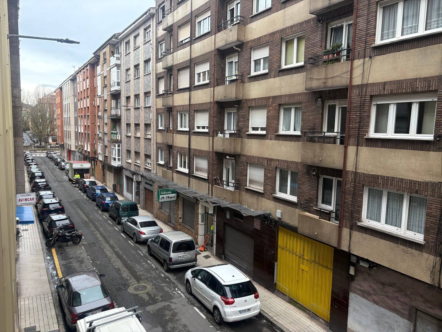 3 bedroom Apartment for sale in Gijon with garage - € 122,000 (Ref: 9496712)