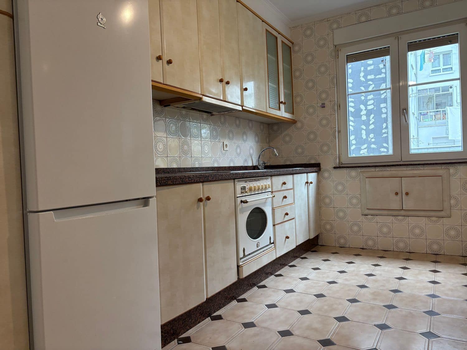 2 bedroom Apartment for sale in Gijon with garage - € 164,000 (Ref: 9496713)