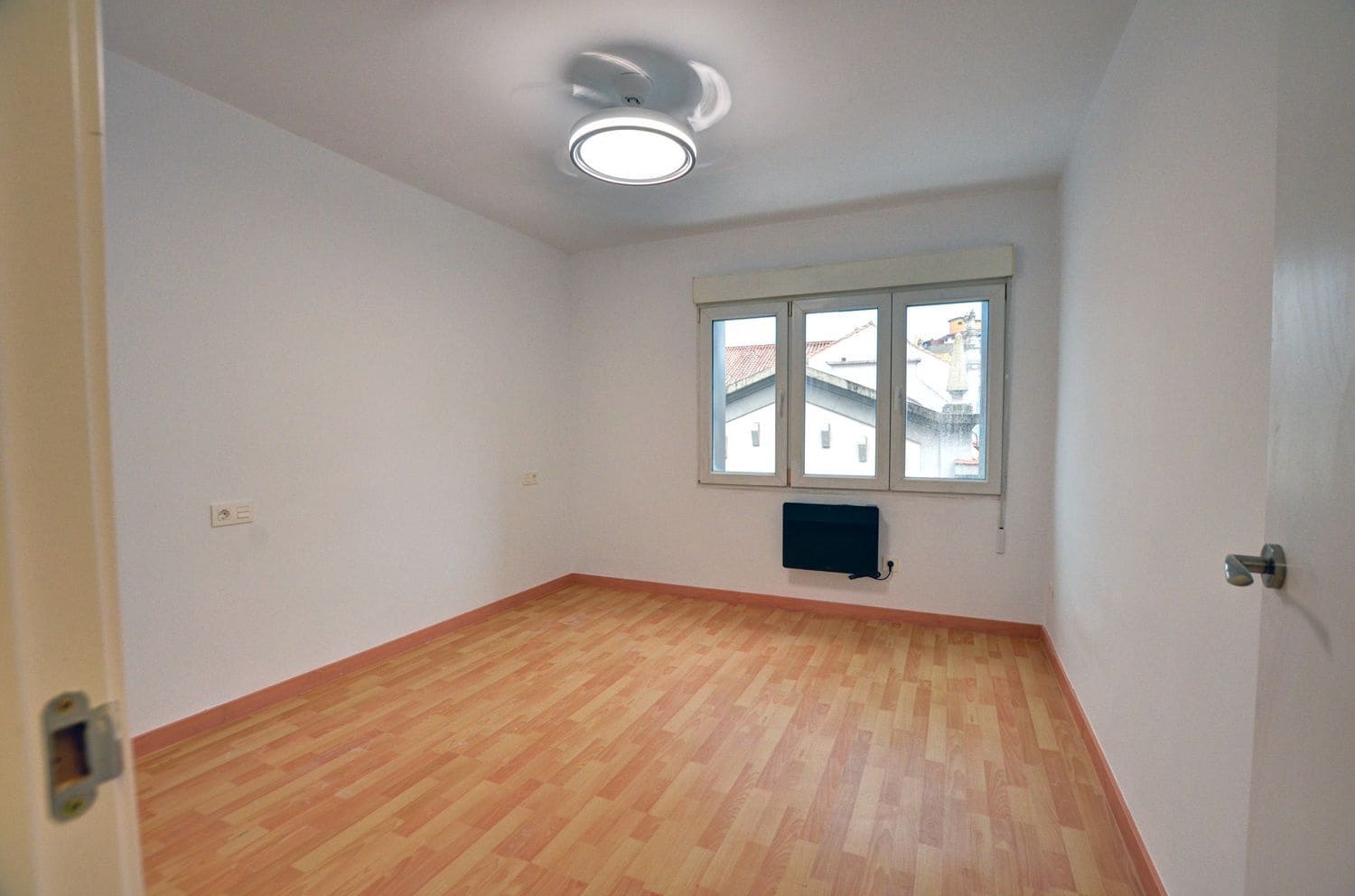 3 bedroom Apartment for sale in Gijon with garage - € 239,000 (Ref: 9496714)