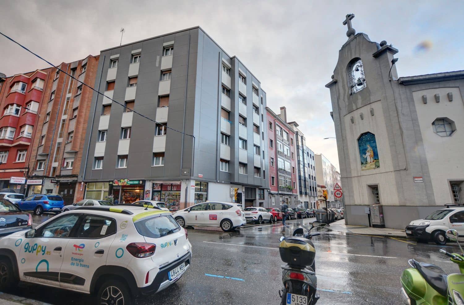 3 bedroom Apartment for sale in Gijon with garage - € 239,000 (Ref: 9496714)