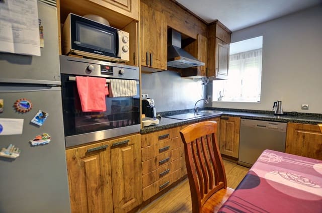 3 bedroom Townhouse for sale in Castrillón with pool garage - € 250,000 (Ref: 9496715)