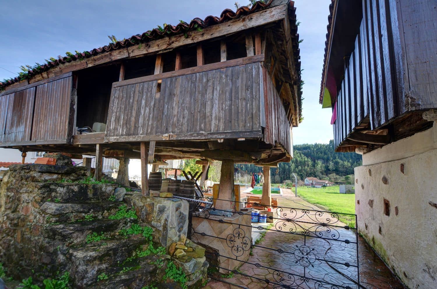 3 bedroom Townhouse for sale in Castrillon with pool garage - € 250,000 (Ref: 9496715)