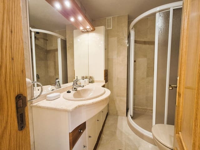 1 makuuhuone Huoneisto vuokrattavana paikassa Centro Urbano, Gijón mukana 
autotalli - 700 € (Ref: 9501873)