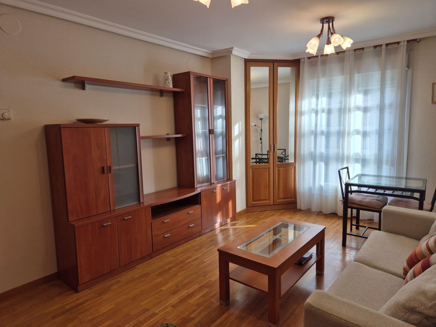 1 makuuhuone Huoneisto vuokrattavana paikassa Gijon mukana 
autotalli - 700 € (Ref: 9501873)