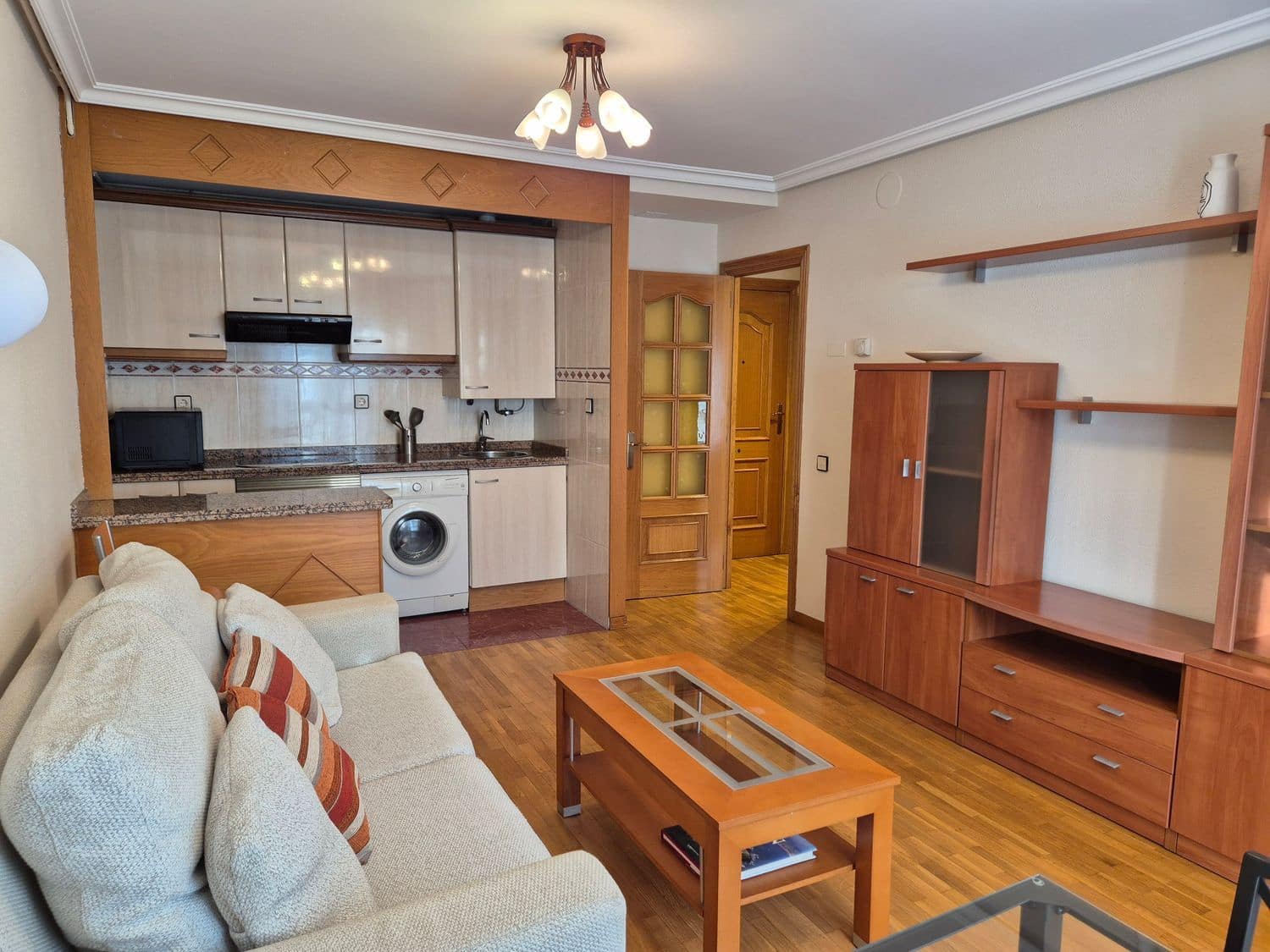 1 makuuhuone Huoneisto vuokrattavana paikassa Gijon mukana 
autotalli - 700 € (Ref: 9501873)