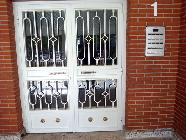 3 Zimmer Apartment zu verkaufen in Loranca, Fuenlabrada mit Garage - 240.000 € (Ref: 9501874)