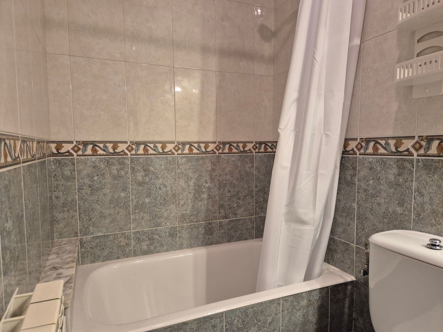 2 makuuhuone Huoneisto vuokrattavana paikassa San Martin del Rey Aurelio mukana 
autotalli - 550 € (Ref: 9503729)