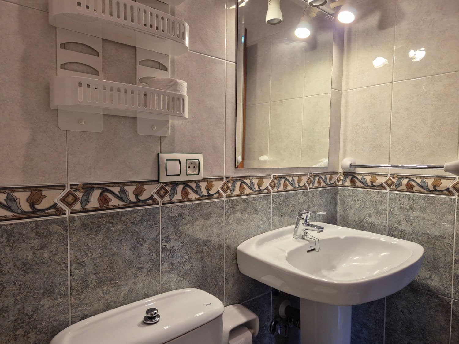 2 makuuhuone Huoneisto vuokrattavana paikassa San Martin del Rey Aurelio mukana 
autotalli - 550 € (Ref: 9503729)