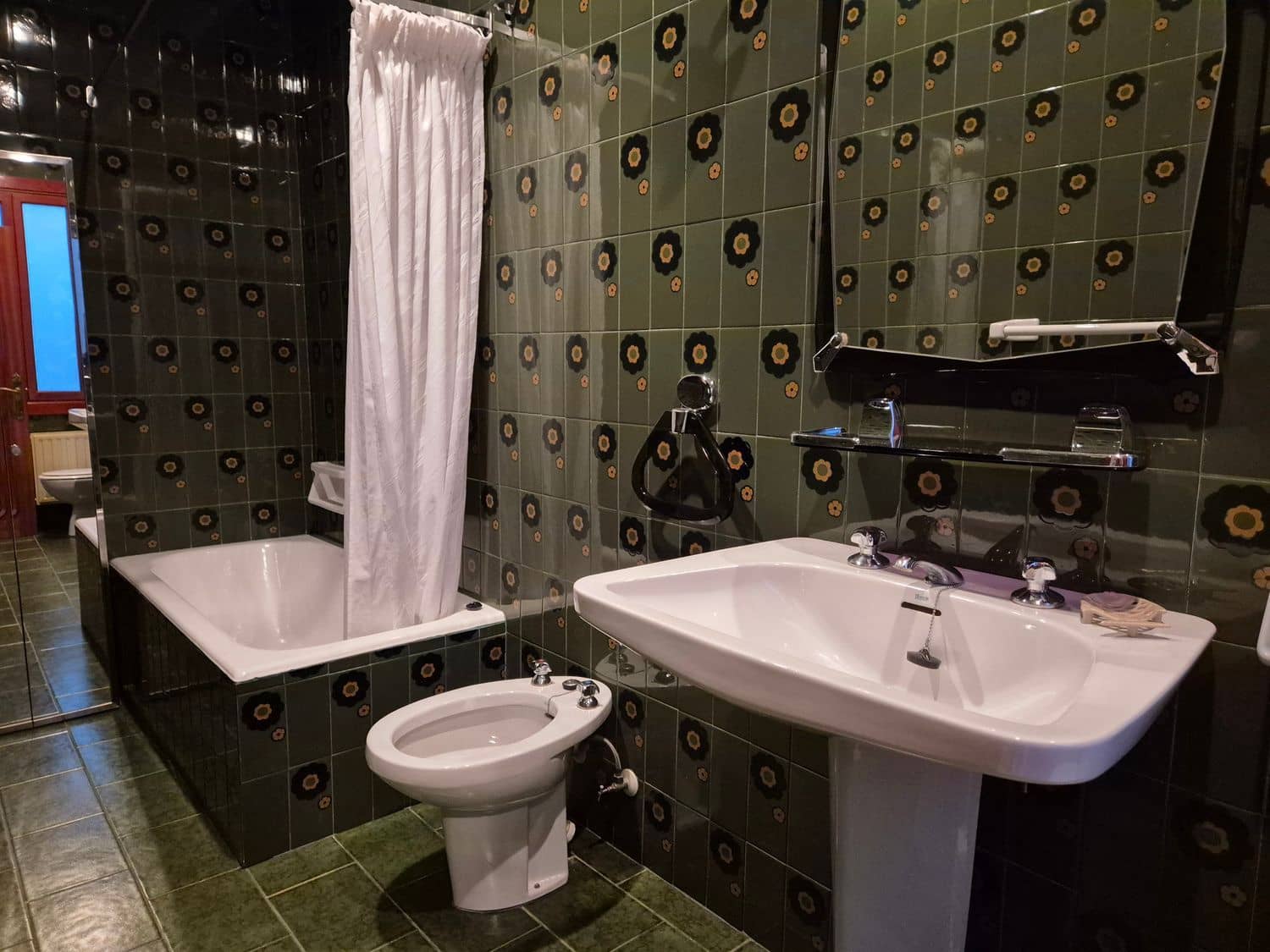 5 bedroom Apartment for rent in San Martin del Rey Aurelio with garage - € 750 (Ref: 9503730)