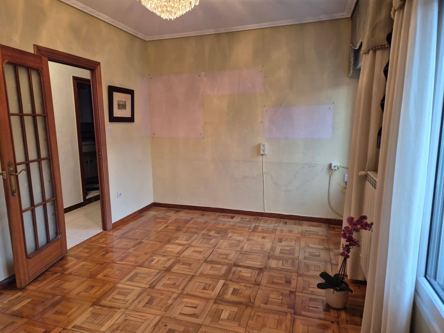 5 bedroom Apartment for rent in San Martin del Rey Aurelio with garage - € 750 (Ref: 9503730)