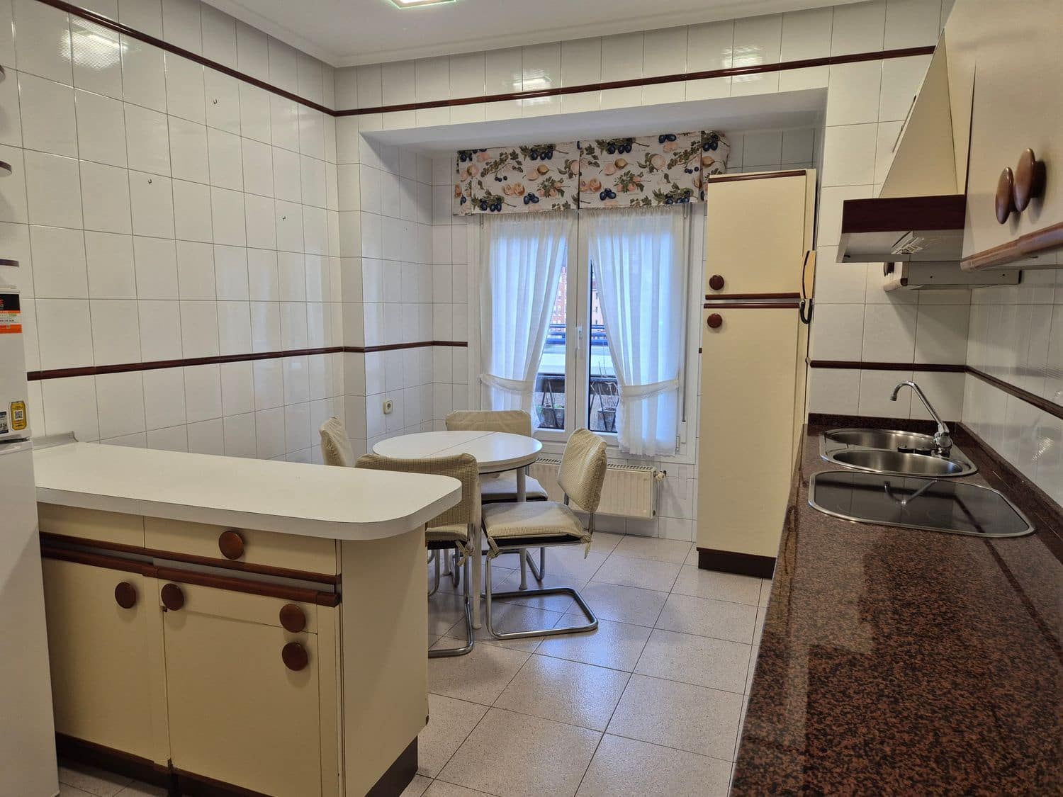 5 bedroom Apartment for rent in San Martin del Rey Aurelio with garage - € 750 (Ref: 9503730)