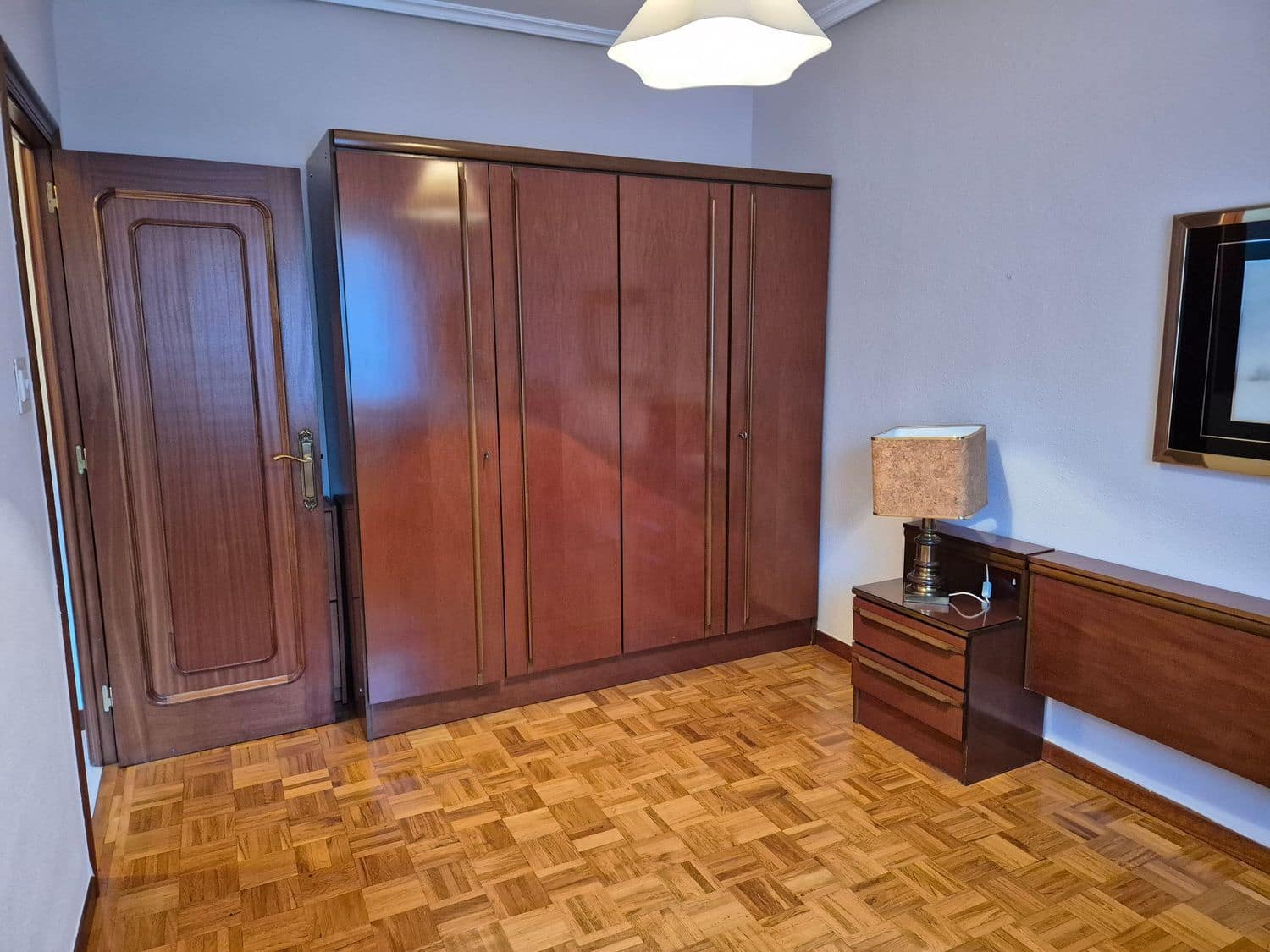 5 bedroom Apartment for rent in San Martin del Rey Aurelio with garage - € 750 (Ref: 9503730)