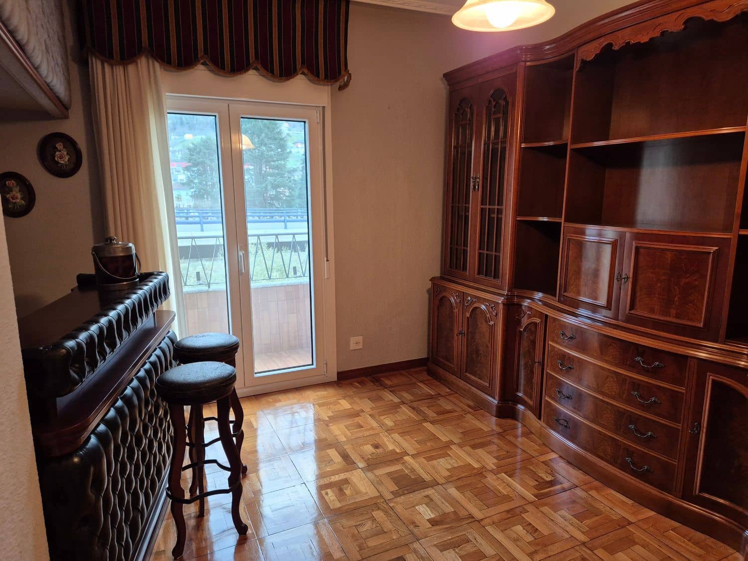 5 bedroom Apartment for rent in San Martin del Rey Aurelio with garage - € 750 (Ref: 9503730)