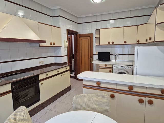 5 makuuhuone Huoneisto vuokrattavana paikassa San Martín del Rey Aurelio mukana 
autotalli - 750 € (Ref: 9503730)