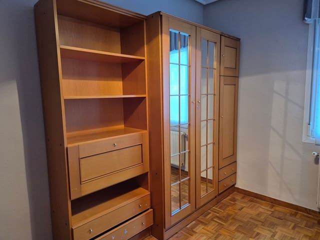 5 makuuhuone Huoneisto vuokrattavana paikassa San Martín del Rey Aurelio mukana 
autotalli - 750 € (Ref: 9503730)