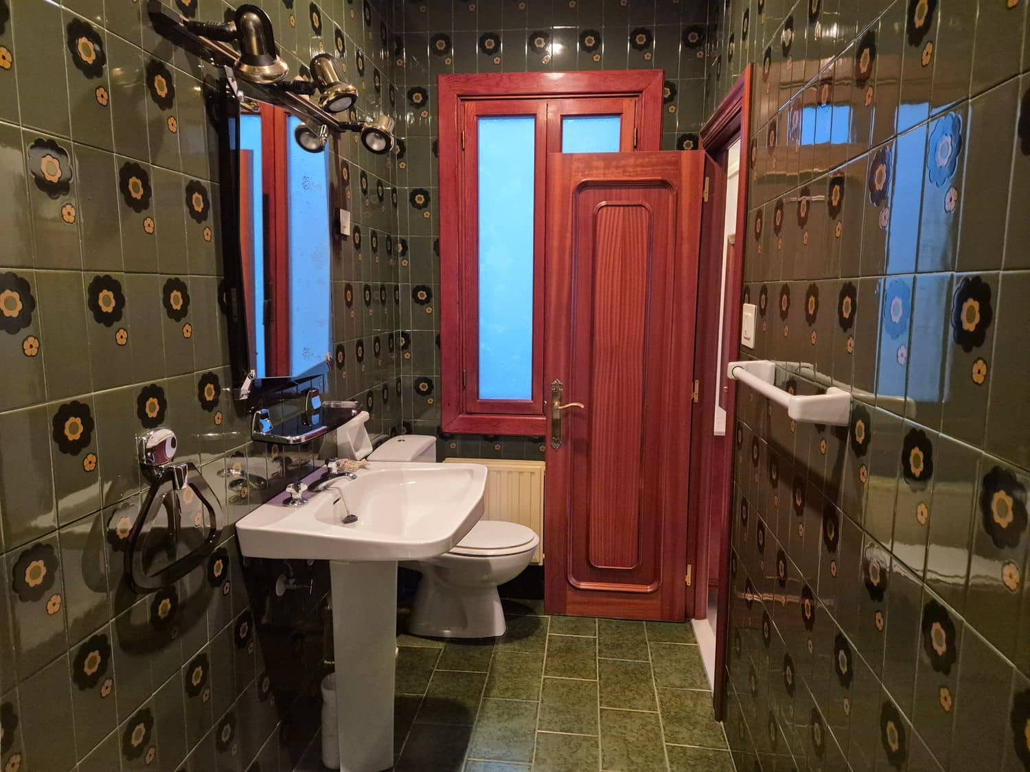 5 bedroom Apartment for rent in San Martin del Rey Aurelio with garage - € 750 (Ref: 9503730)