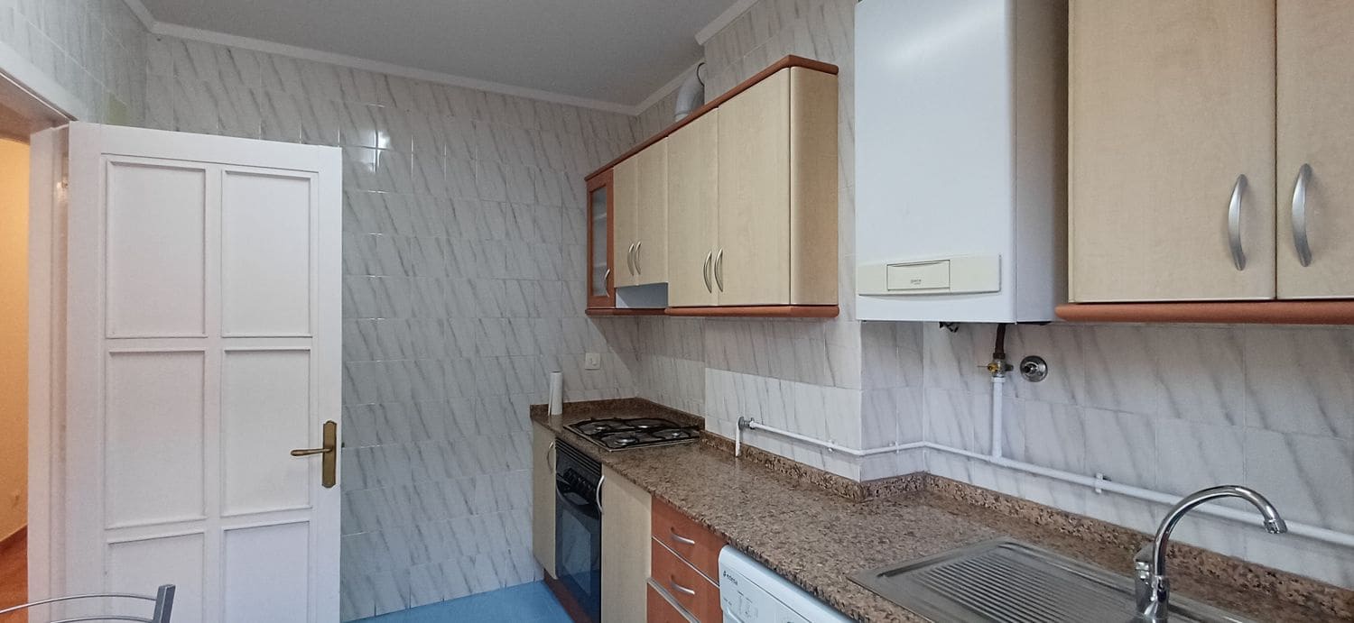 3 makuuhuone Huoneisto vuokrattavana paikassa Gijon mukana 
autotalli - 950 € (Ref: 9503733)