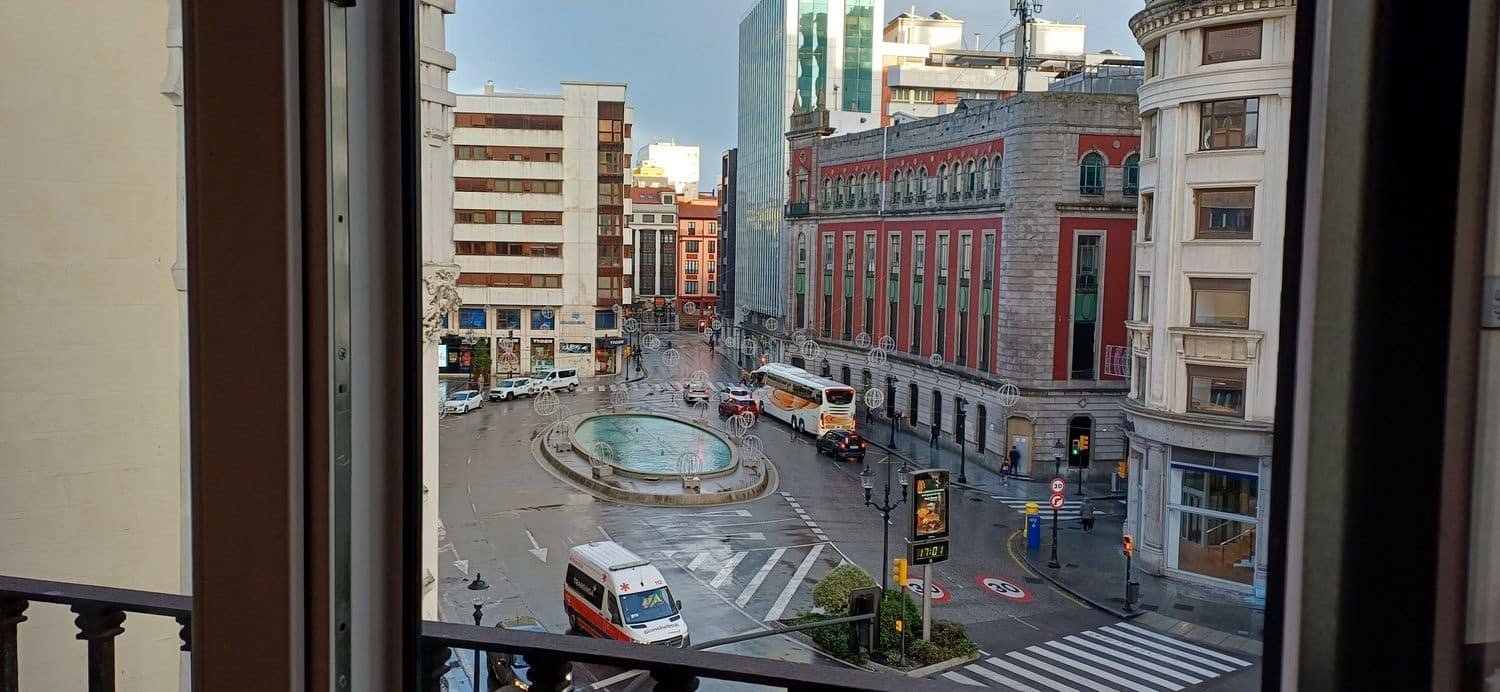 3 makuuhuone Huoneisto vuokrattavana paikassa Gijon mukana 
autotalli - 950 € (Ref: 9503733)