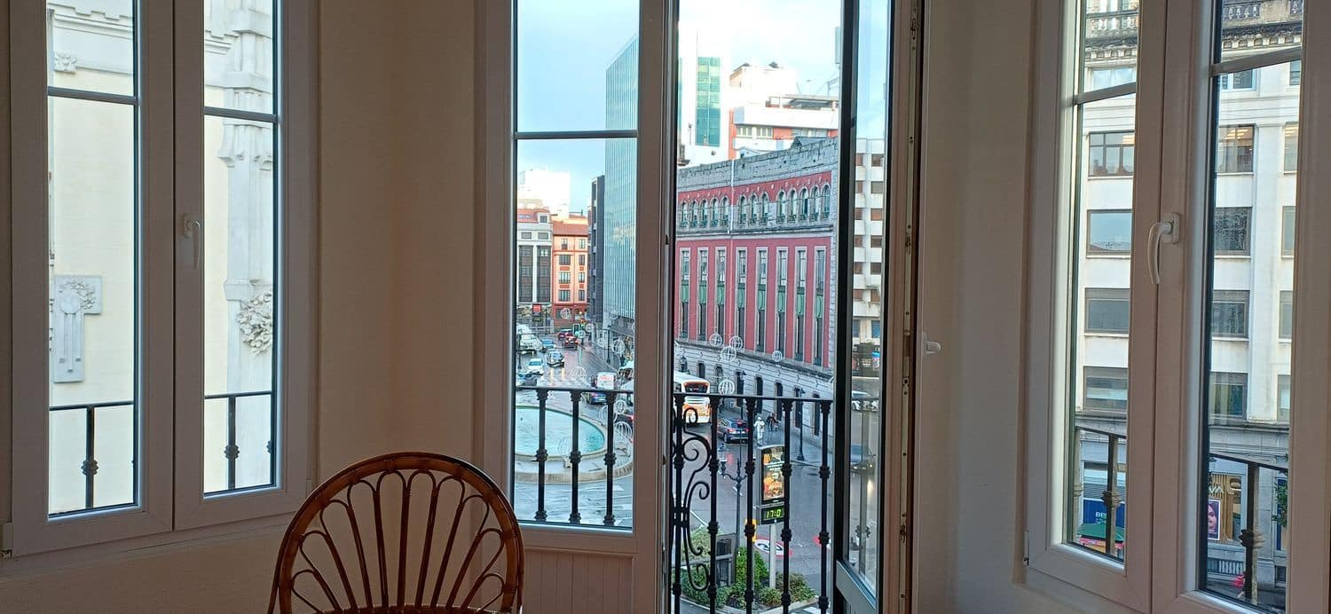 3 makuuhuone Huoneisto vuokrattavana paikassa Gijon mukana 
autotalli - 950 € (Ref: 9503733)