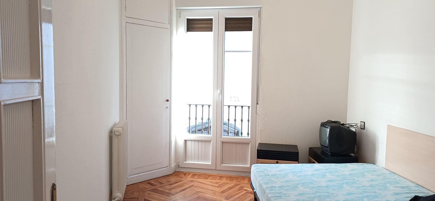 3 makuuhuone Huoneisto vuokrattavana paikassa Gijon mukana 
autotalli - 950 € (Ref: 9503733)