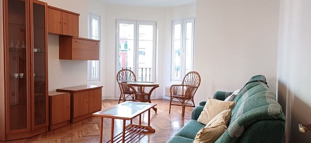 3 makuuhuone Huoneisto vuokrattavana paikassa Centro Urbano, Gijón mukana 
autotalli - 950 € (Ref: 9503733)