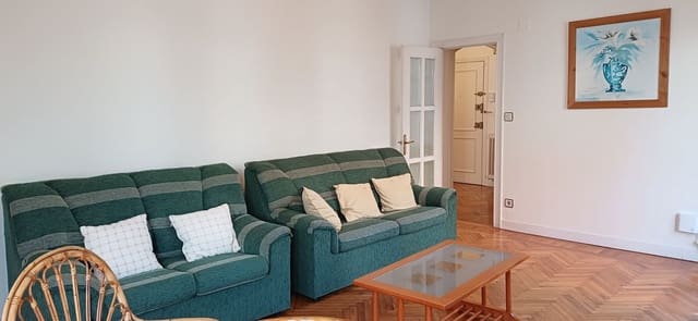 3 makuuhuone Huoneisto vuokrattavana paikassa Centro Urbano, Gijón mukana 
autotalli - 950 € (Ref: 9503733)
