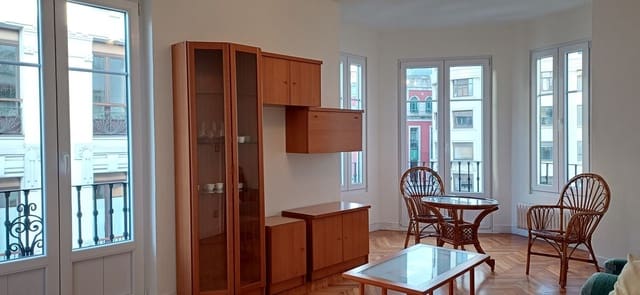 3 makuuhuone Huoneisto vuokrattavana paikassa Centro Urbano, Gijón mukana 
autotalli - 950 € (Ref: 9503733)