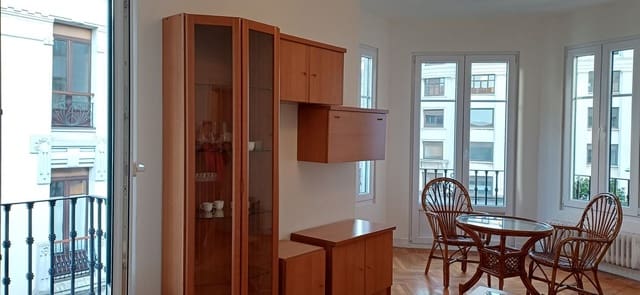 3 makuuhuone Huoneisto vuokrattavana paikassa Centro Urbano, Gijón mukana 
autotalli - 950 € (Ref: 9503733)