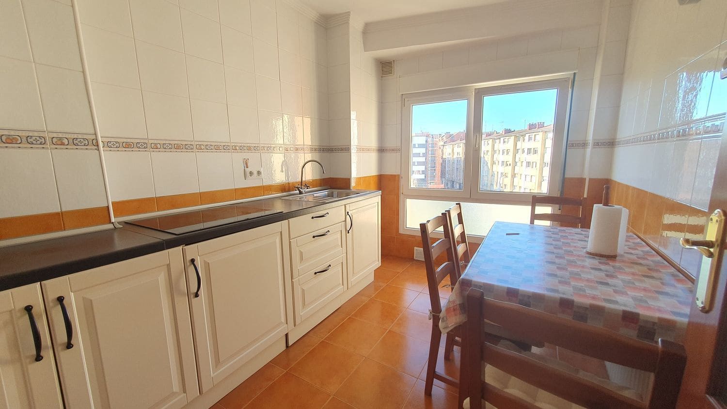 2 Zimmer Apartment zu verkaufen in Gijon mit Garage - 120.000 € (Ref: 9508405)