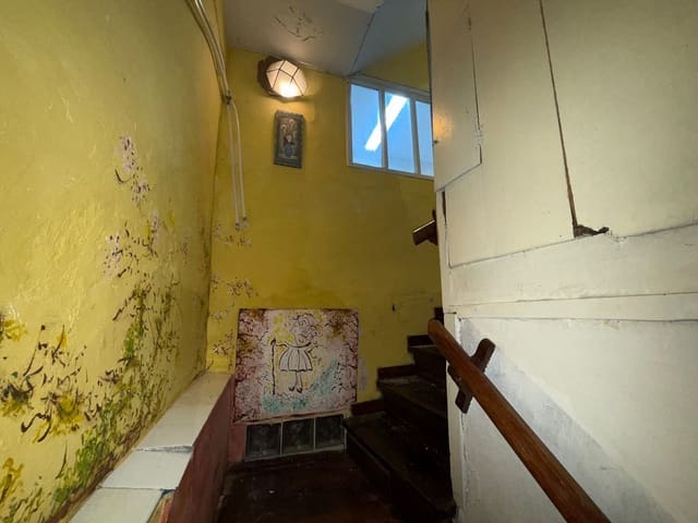 4 bedroom Townhouse for sale in Cudillero with garage - € 125,000 (Ref: 9508406)