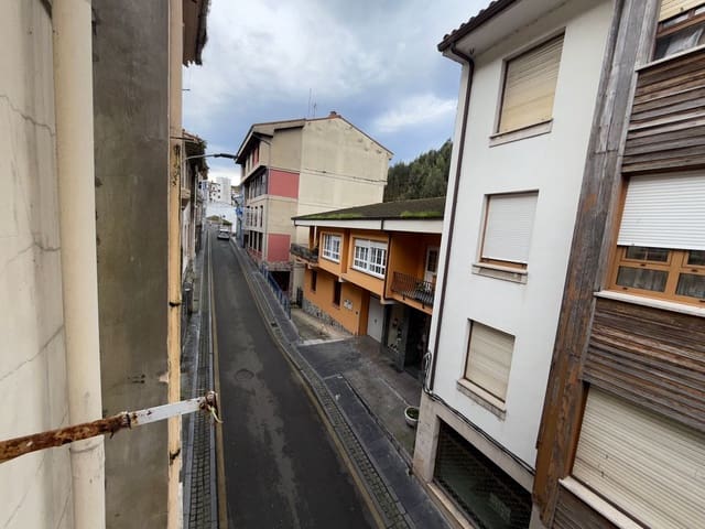 4 bedroom Townhouse for sale in Cudillero with garage - € 125,000 (Ref: 9508406)