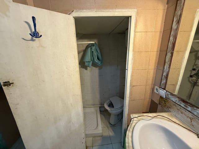 4 bedroom Townhouse for sale in Cudillero with garage - € 125,000 (Ref: 9508406)