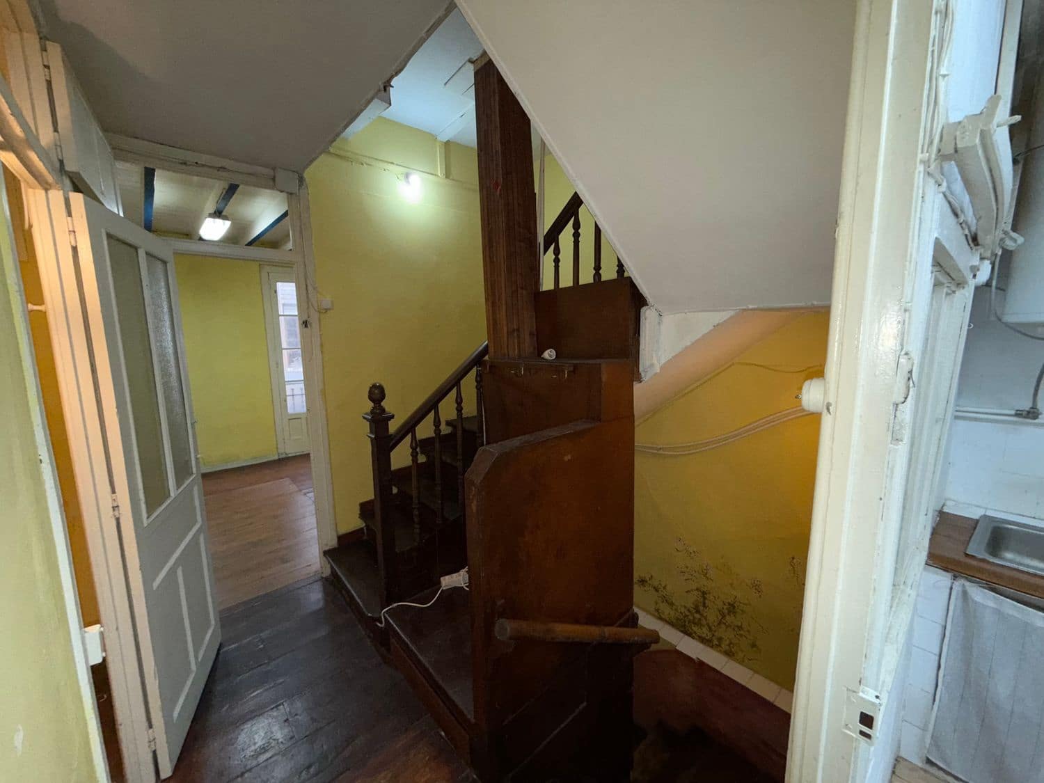 4 bedroom Townhouse for sale in Cudillero with garage - € 125,000 (Ref: 9508406)