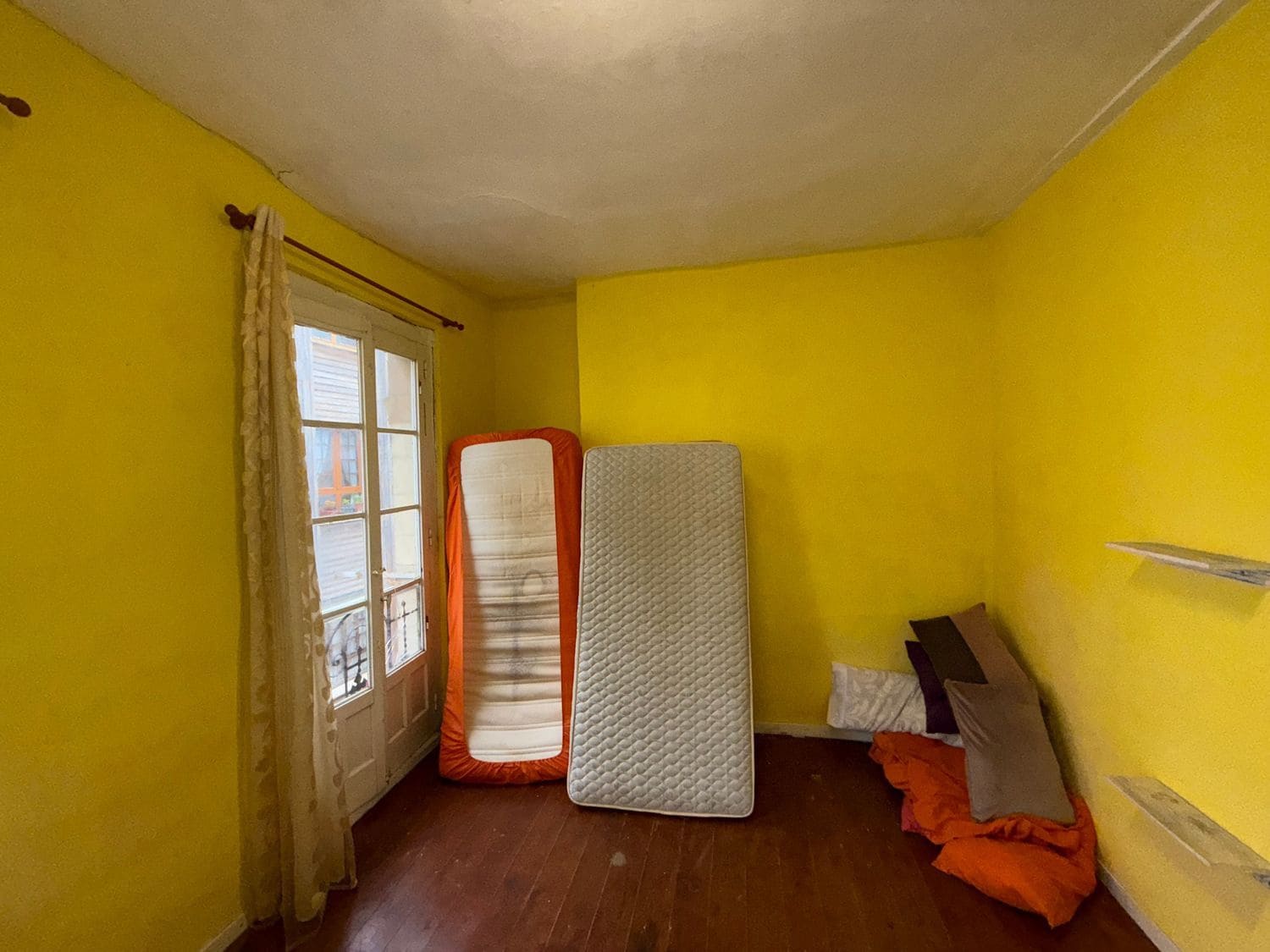 4 bedroom Townhouse for sale in Cudillero with garage - € 125,000 (Ref: 9508406)