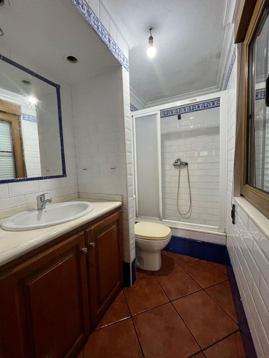 5 bedroom Finca/Country House for sale in Onis with garage - € 167,000 (Ref: 9508407)