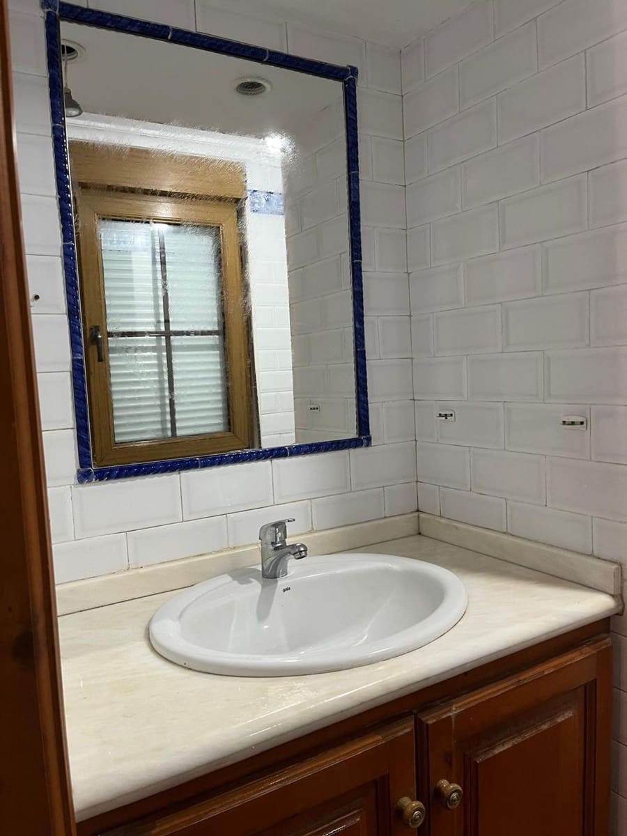 5 bedroom Finca/Country House for sale in Onis with garage - € 167,000 (Ref: 9508407)