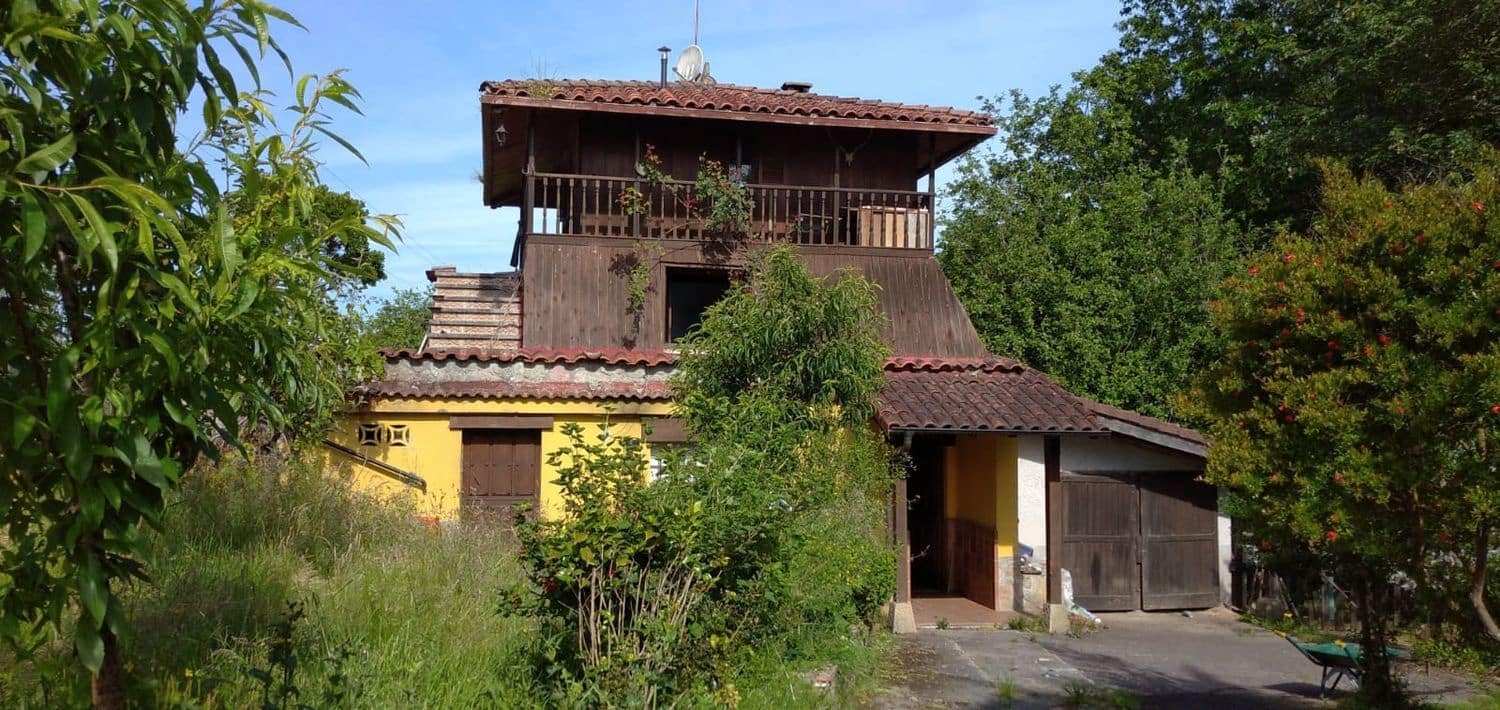 5 bedroom Finca/Country House for sale in Onis with garage - € 167,000 (Ref: 9508407)