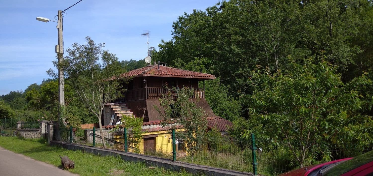 5 bedroom Finca/Country House for sale in Onis with garage - € 167,000 (Ref: 9508407)