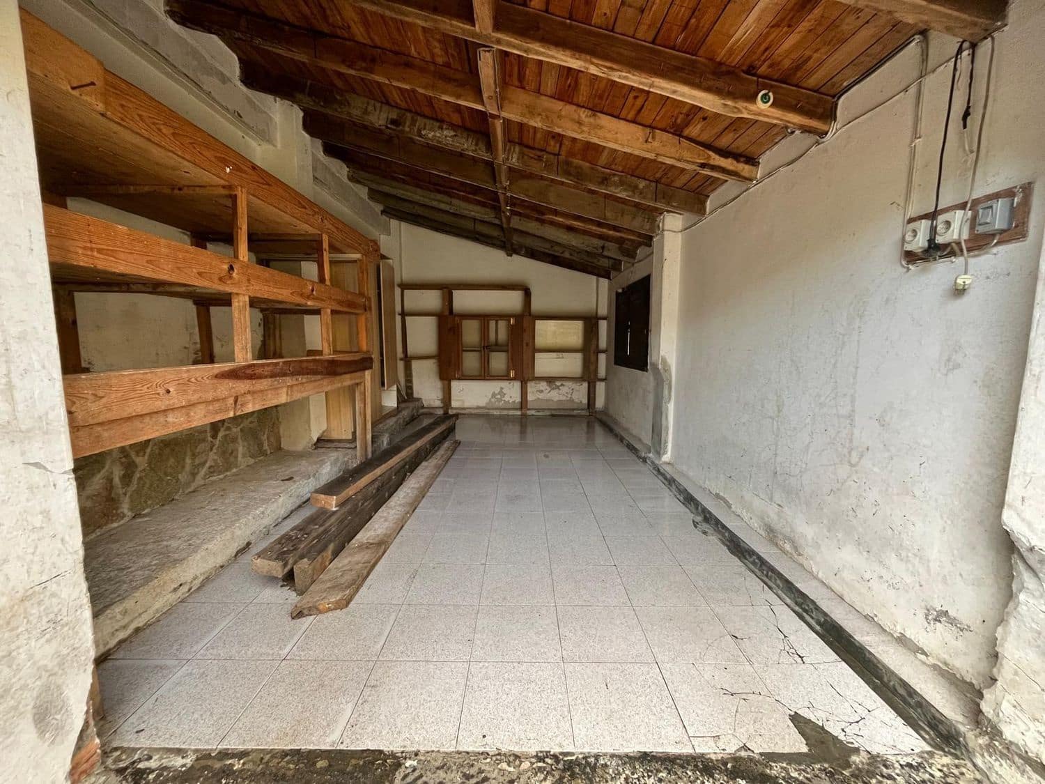 5 bedroom Finca/Country House for sale in Onis with garage - € 167,000 (Ref: 9508407)