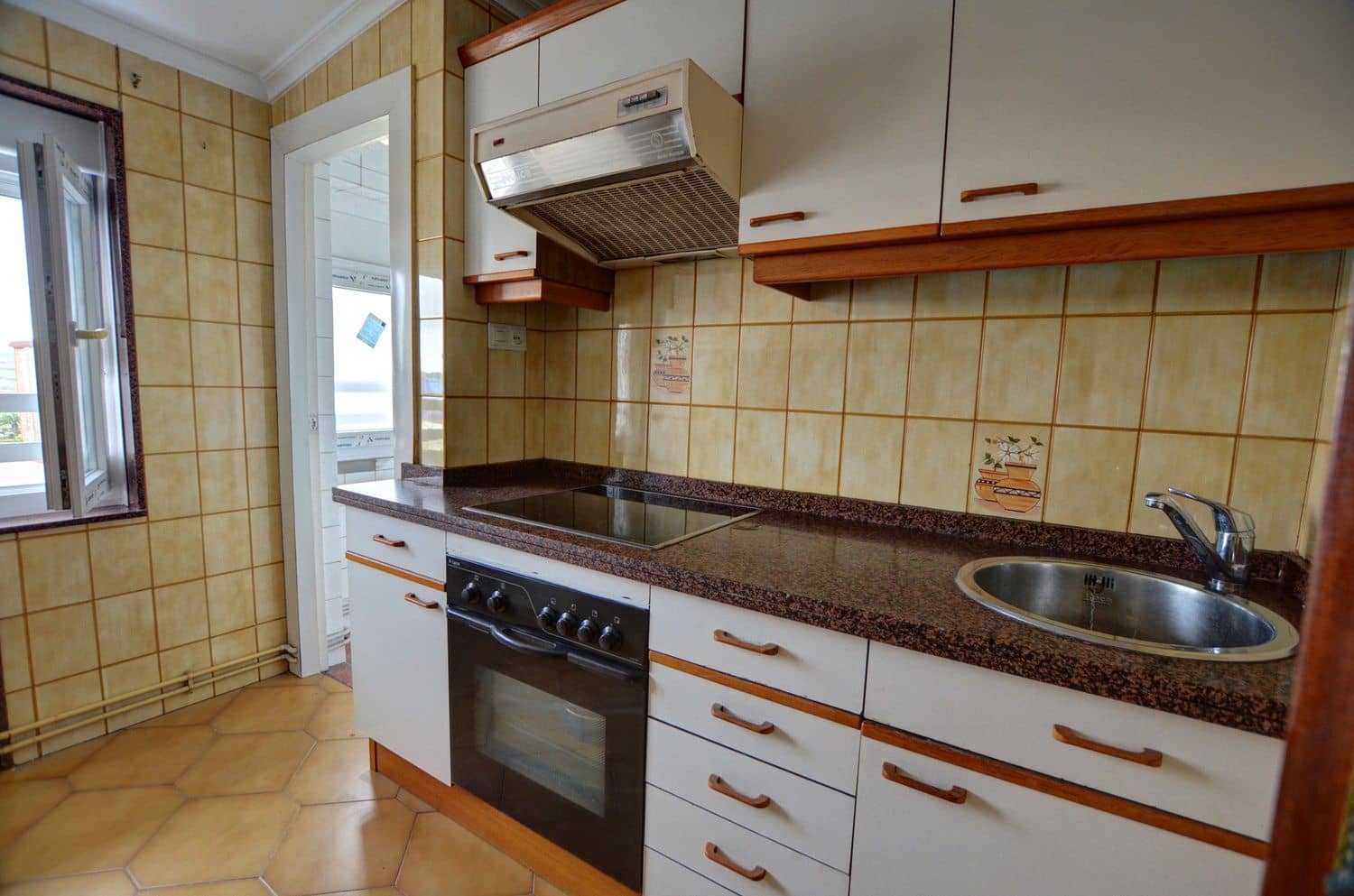 4 chambre Appartement à vendre à Aviles avec garage - 119 000 € (Ref: 9518262)