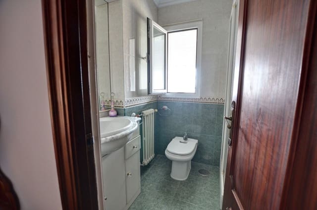 4 chambre Appartement à vendre à Avilés avec garage - 119 000 € (Ref: 9518262)