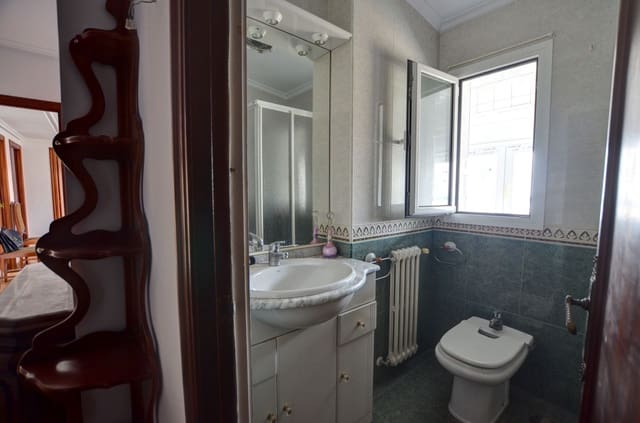 4 chambre Appartement à vendre à Avilés avec garage - 119 000 € (Ref: 9518262)