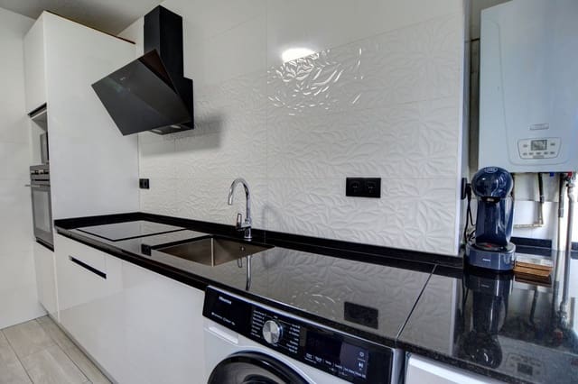 3 soveværelse Lejlighed til salg i Centro Urbano, Gijón med garage - € 165.000 (Ref: 9523990)